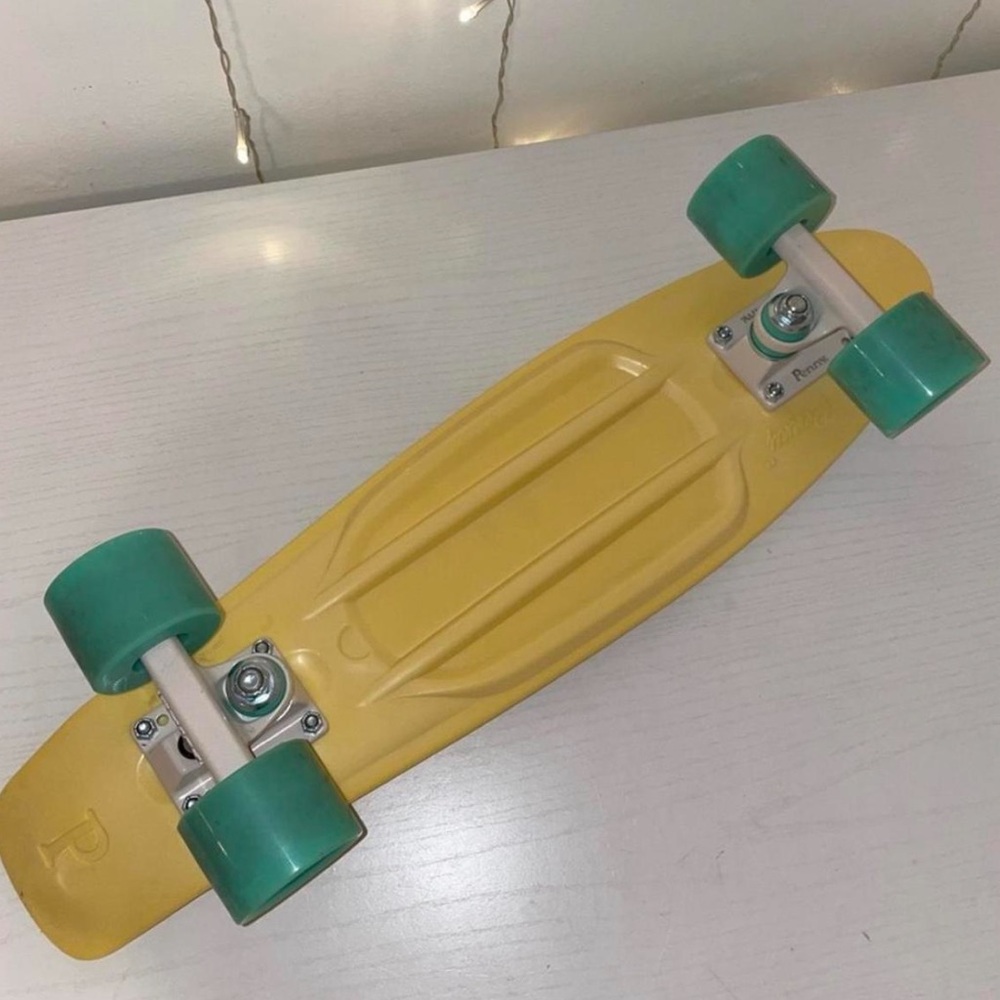 PENNY BOARD yellow with blue wheels 22” - Picture 2 of 4